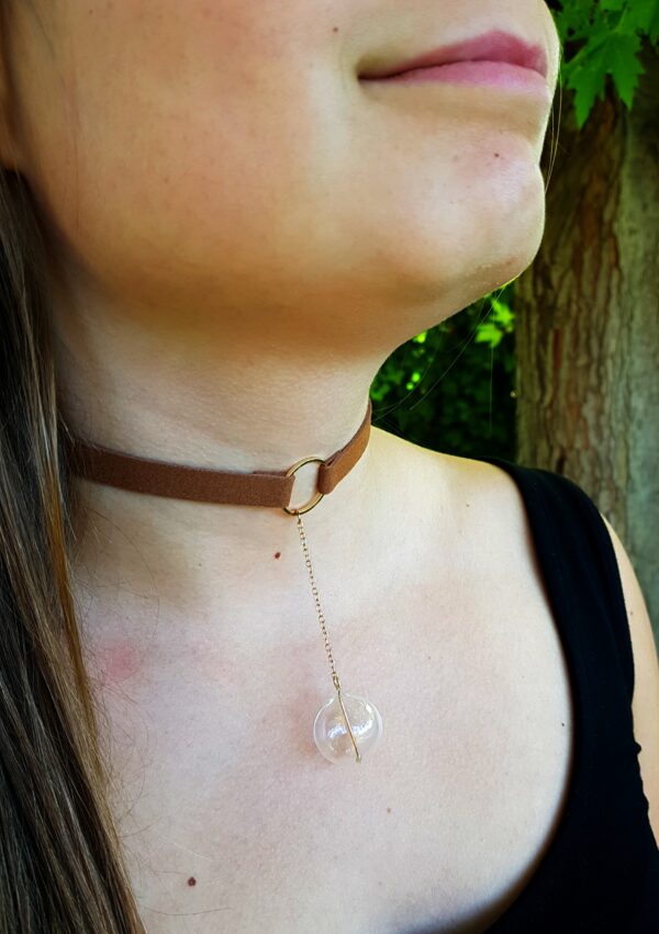 Circle brown choker with clear glass bubble and earrings set - Image 3