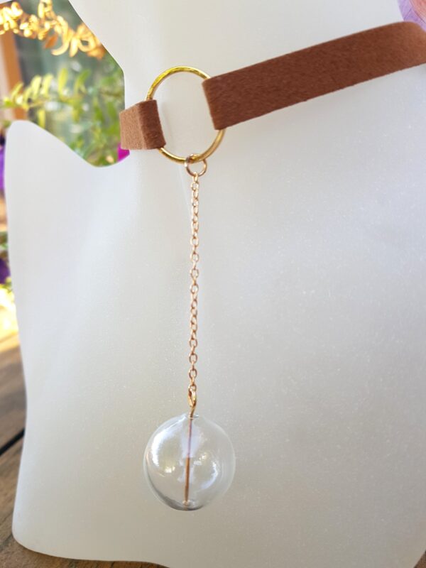 Circle brown choker with clear glass bubble and earrings set - Image 5
