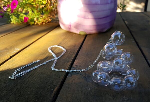 Clear glass bubble spiral-shaped necklace and earrings set - Image 6
